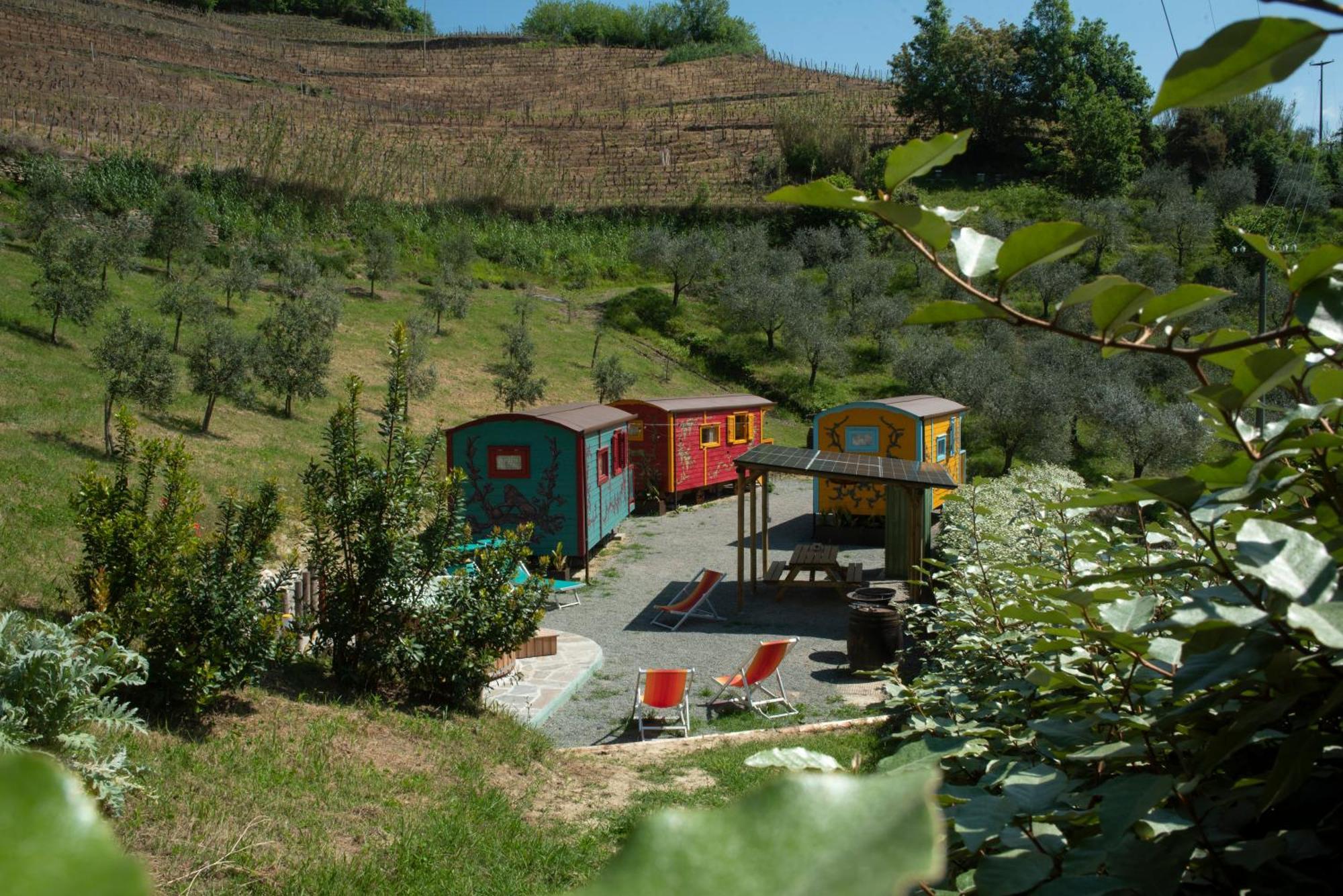 Agriturismo La Rovere - I Carrozzoni Gitani Cossano Belbo Exterior foto